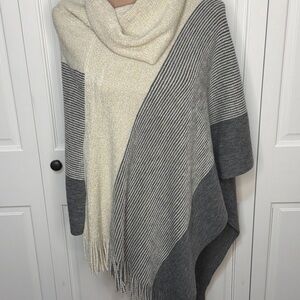 Women’s Chico's Gray Cream Poncho Fringes Asymmetrical Cowl Neck Metallic No Tag